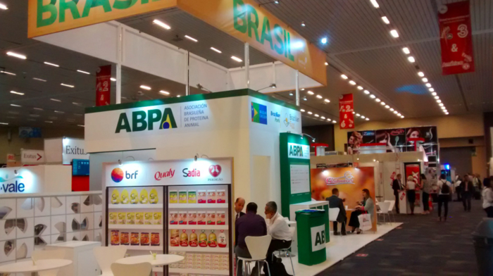 La ABPA busca ampliar exportaciones de pollo a México