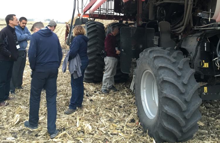 El agricultor de EUA frente a frente con el cliente mexicano