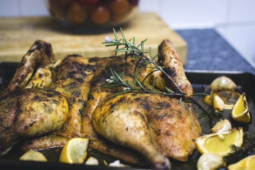 Argentinos, bien nutridos por pollo en consumo cárnico