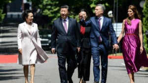 Xi Jinping apoya concluir antidumping de pollo brasileño