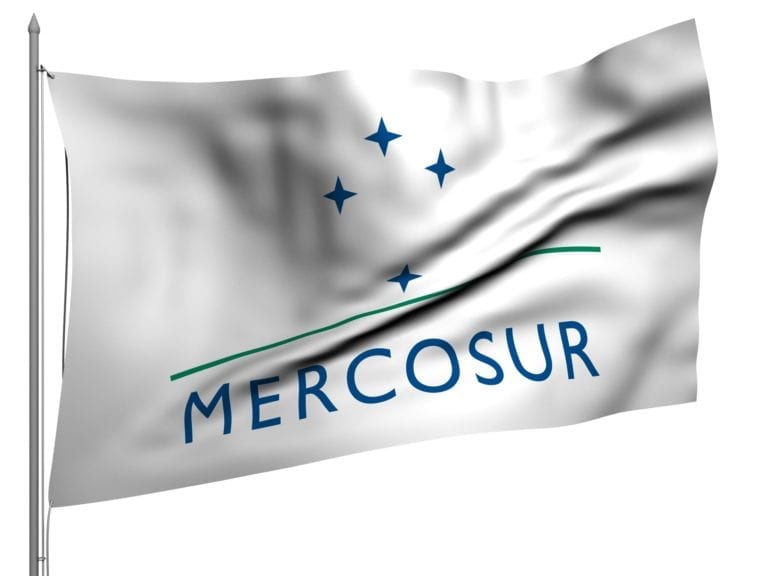 En peligro 150,000 t de pollo de Mercosur para la UE