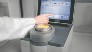 Tecnología NIR portátil de Evonik para análisis de alimento