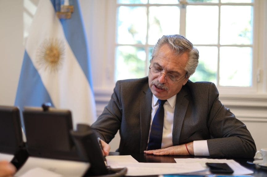 Exportaciones de pollo argentino caerían 25% en abril