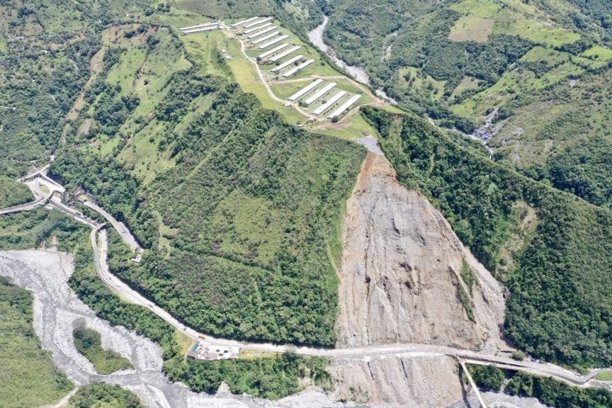 Exoneran a granja avícola de causar grave derrumbe vial