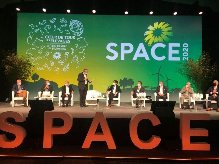 El contraste entre los premios SPACE y López Obrador